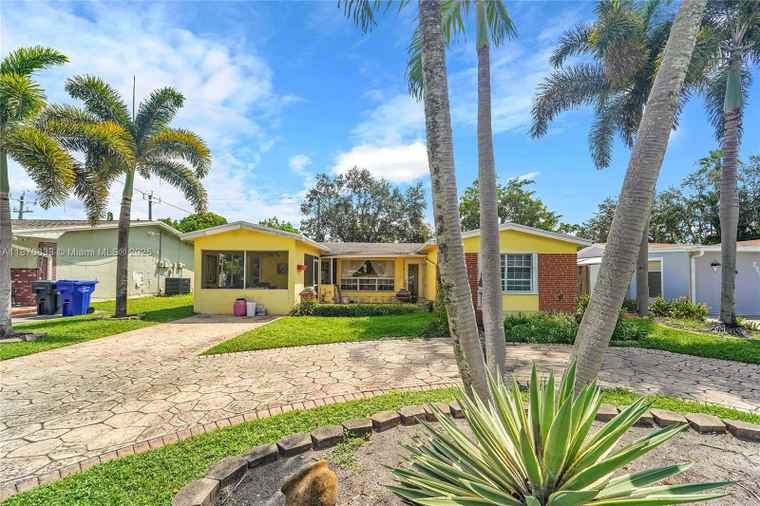 Photo of 2241 N 66th Ave Hollywood, FL 33024