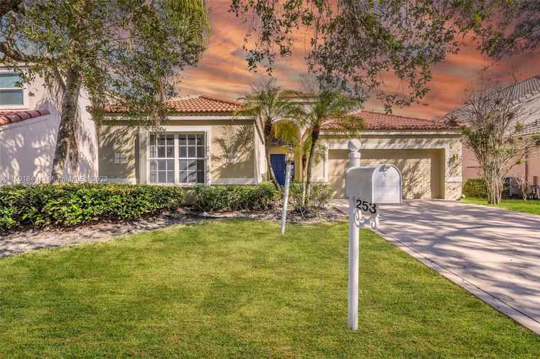 Photo of 253 NW 117th Ave Coral Springs, FL 33071