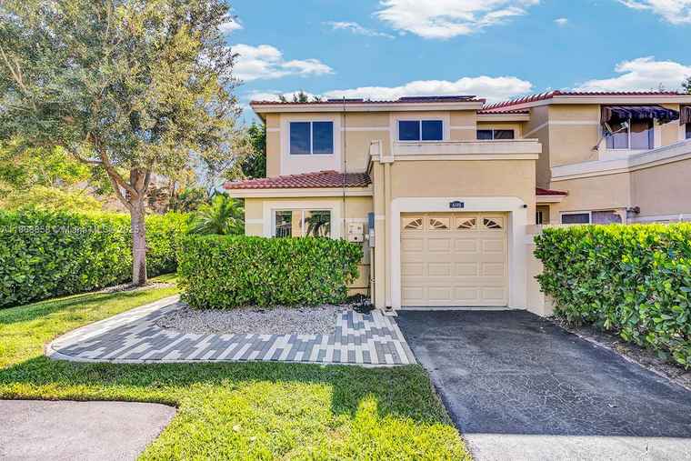 Photo of 698 Deer Creek Corona Way Deerfield Beach, FL 33442
