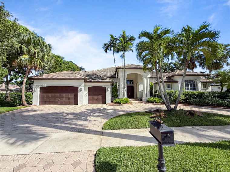 Photo of 2514 Poinciana Dr Weston, FL 33327