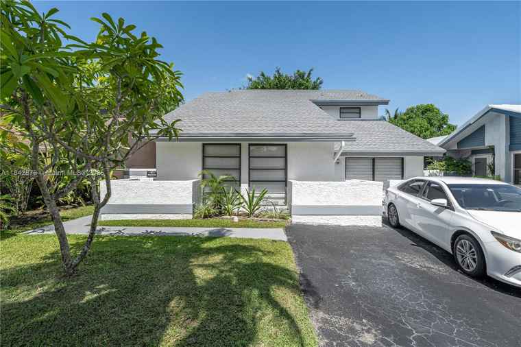 Photo of 3930 SW 82nd Ter Davie, FL 33328
