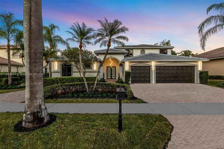 Photo of 2530 Montclaire Cir Weston, FL 33327