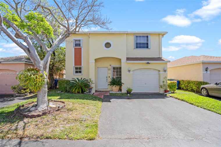 Photo of 11728 NW 12th St Pembroke Pines, FL 33026