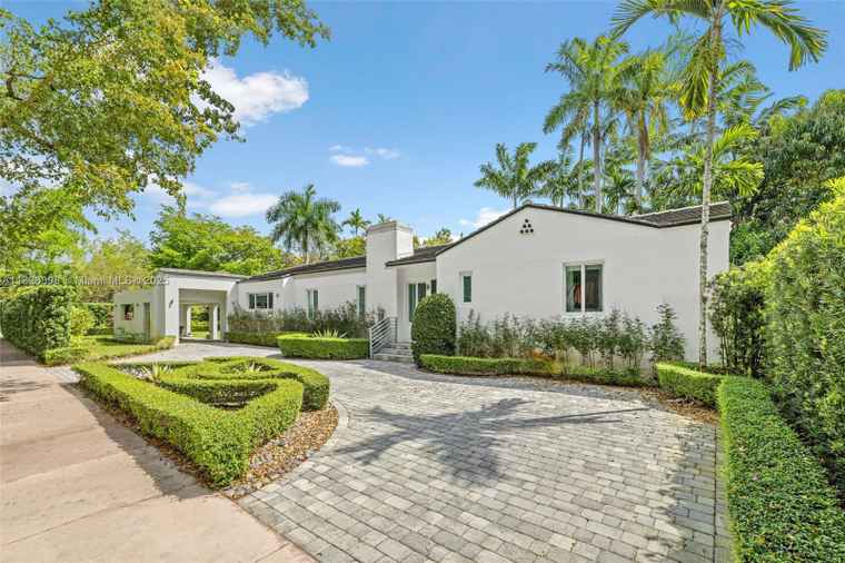 Photo of 1903 Ferdinand St Coral Gables, FL 33134