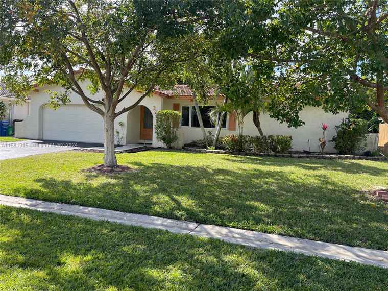 Photo of 2794 NW 121st Dr Coral Springs, FL 33065