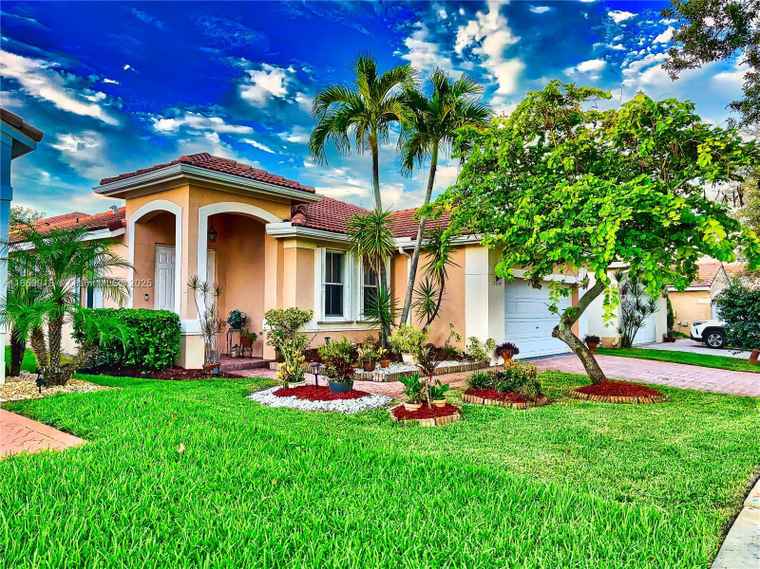 Photo of 12899 SW 27th St Miramar, FL 33027