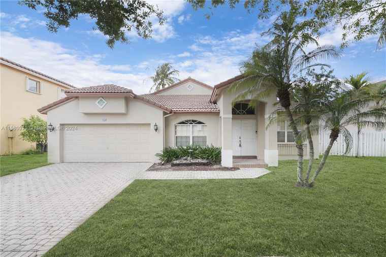 Photo of 950 NW 185th Ave Pembroke Pines, FL 33029