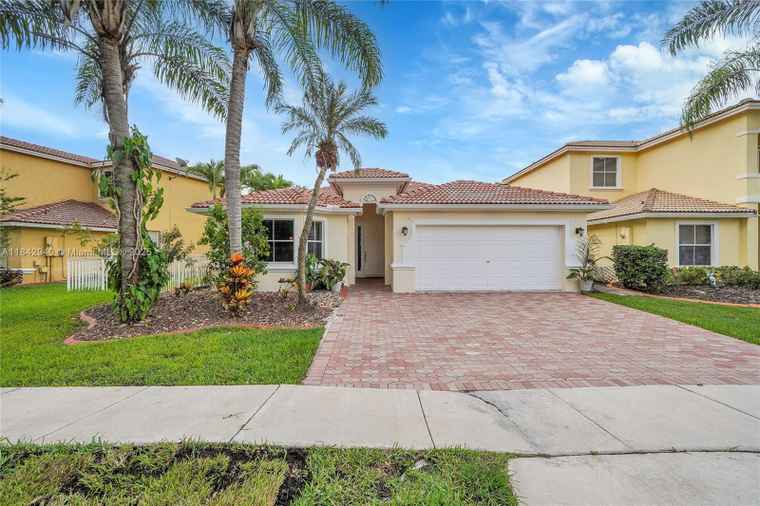 Photo of 13122 SW 30th St Miramar, FL 33027