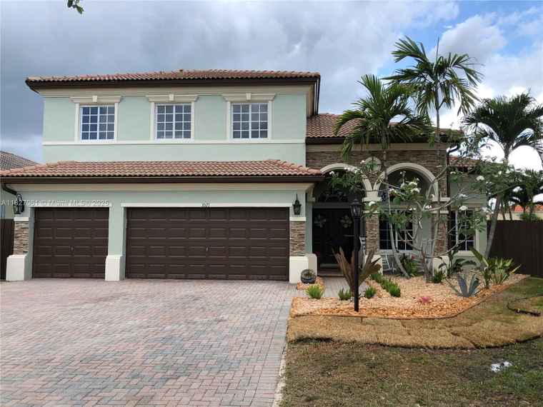 Photo of 3571 NE 11th Dr Homestead, FL 33033