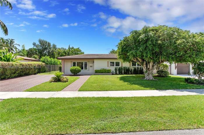 8235 SW 63 Pl Miami FL 33143 MLS A11409589 Redfin