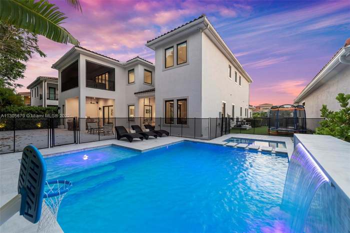 Jeeves: Luxury Villas in Orlando, FL