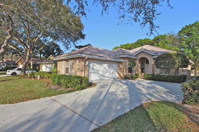 203 Hampton Cir, Jupiter, FL 33458 | MLS# R10308211 | Redfin