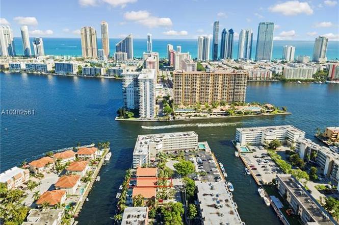 3905 Ne 170th St North Miami Beach Fl 33160 Mls A10382561 3905 Ne 170th St North Miami Beach Fl 33160 Mls A10382561 Redfin