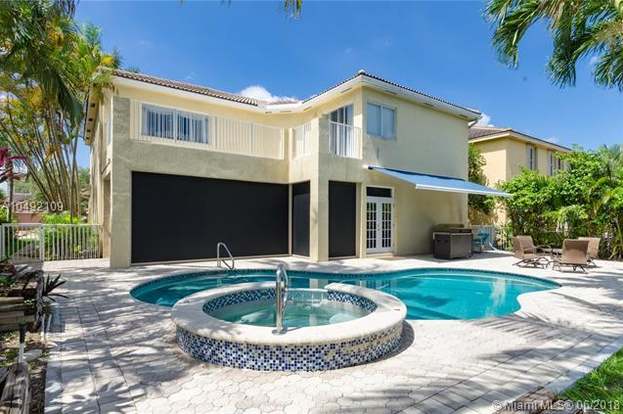 16221 Sw 14th St Pembroke Pines Fl 33027 Mls A10492109 Redfin