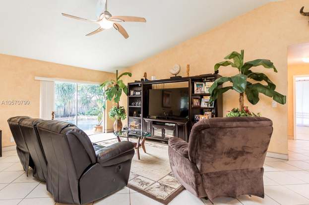 8650 NW 47th Ct, Lauderhill, FL 33351 | MLS# A10570799 | Redfin