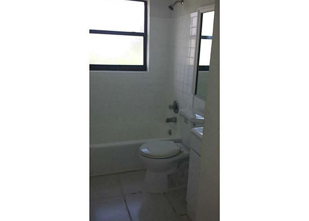 2900 NW 208 Te, Miami Gardens, FL 33056