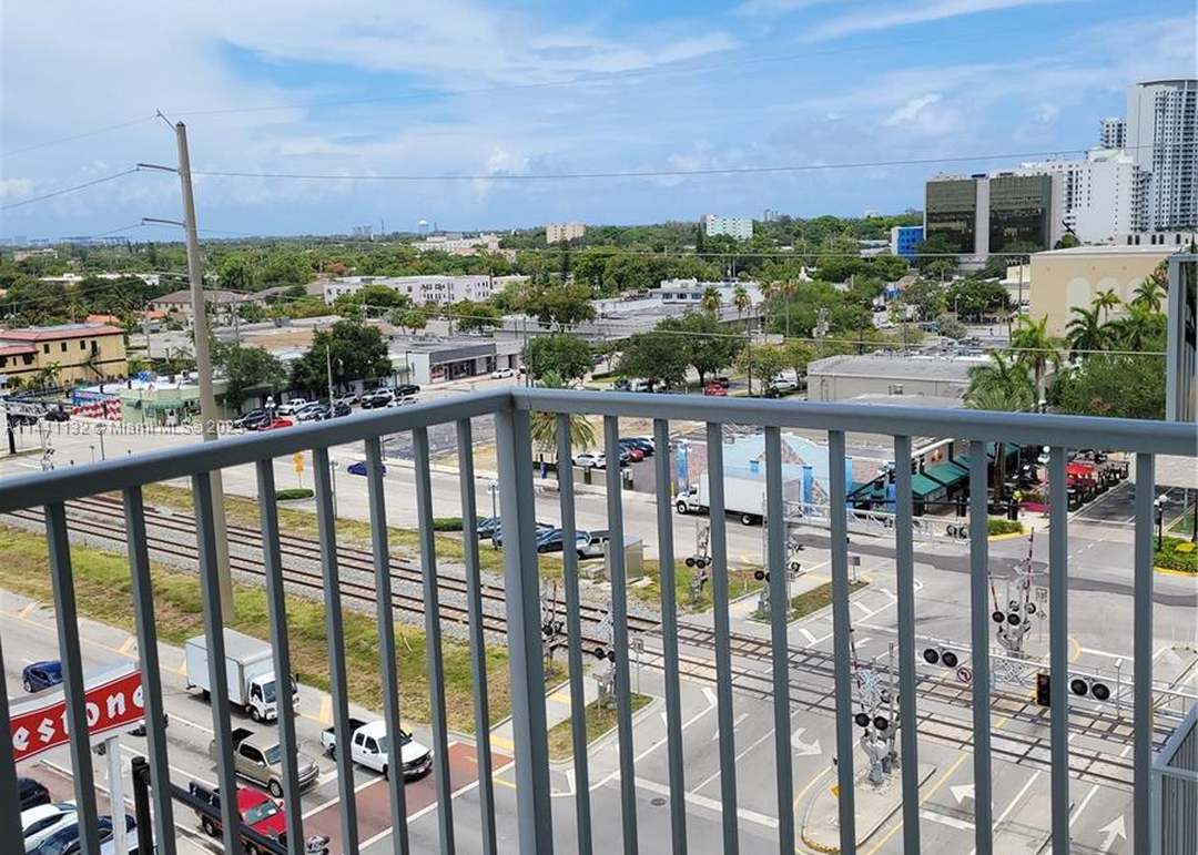 140 S Dixie Hwy #707, Hollywood, FL 33020