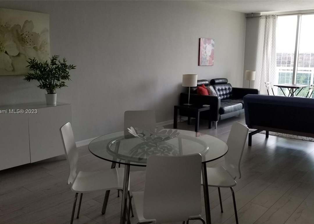 3000 S Ocean Dr #804, Hollywood, FL 33019