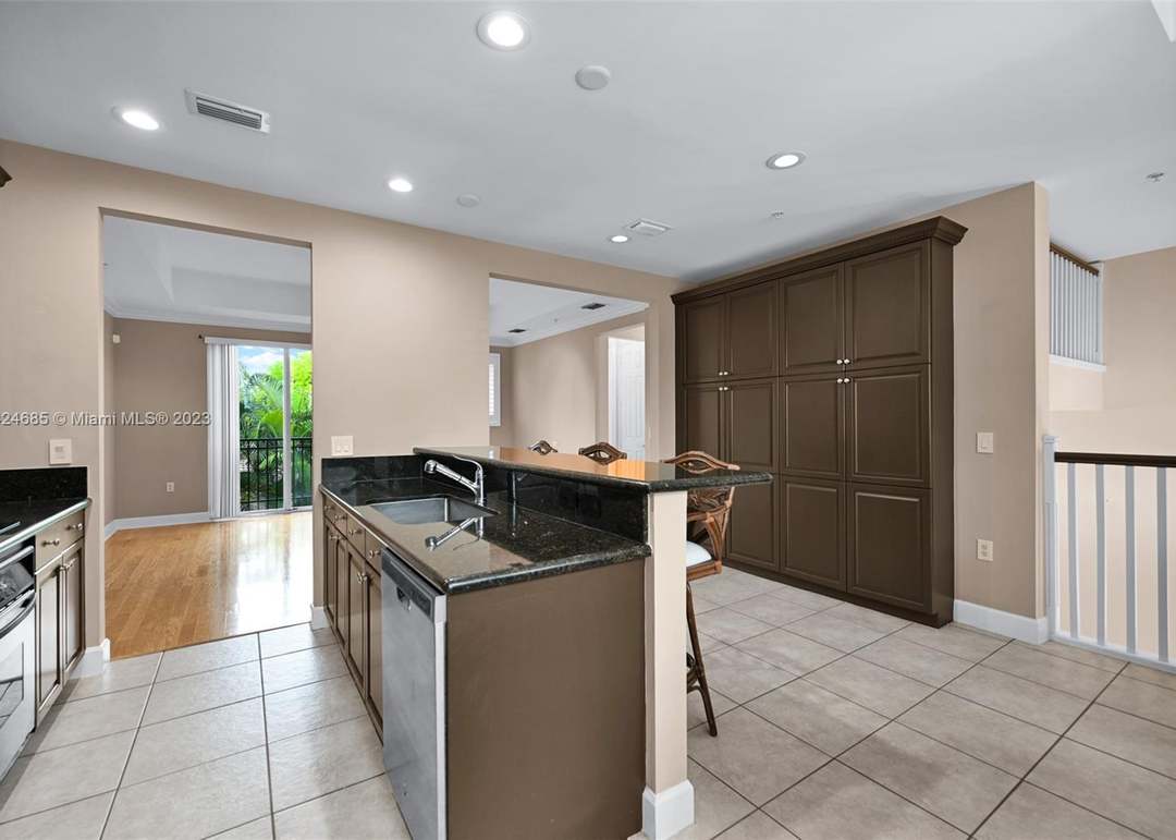 3991 Coral Heights Way #1105, Oakland Park, FL 33308