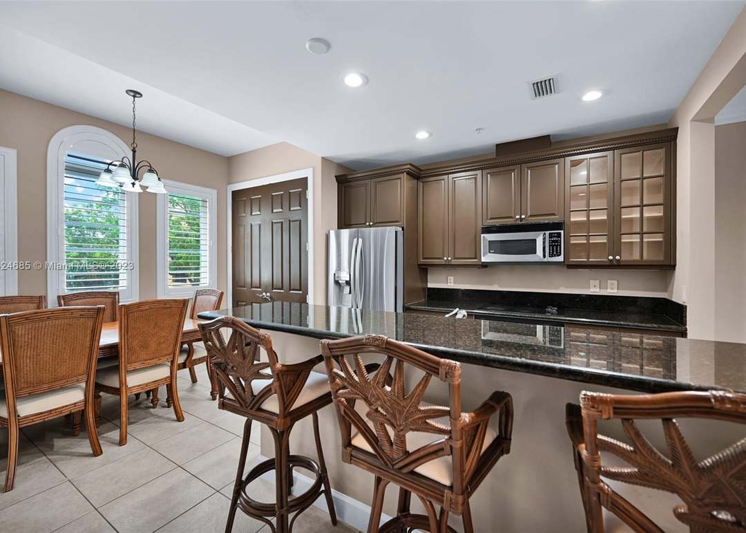 3991 Coral Heights Way #1105, Oakland Park, FL 33308
