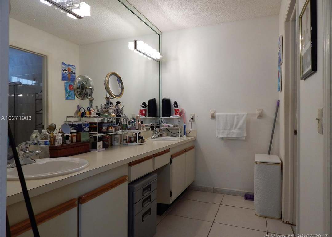 9900 SW 3rd St, Miami, FL 33174