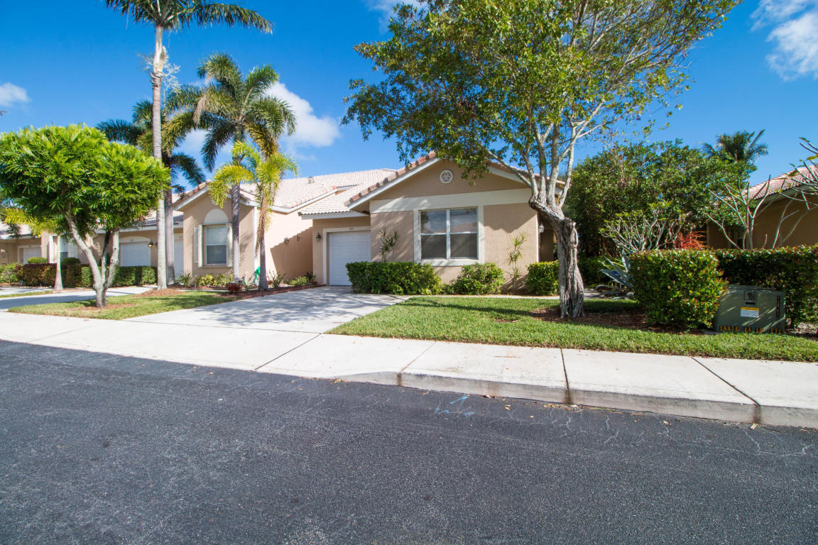 271 E Coral Trace Cir, Delray Beach, FL 33445 | MLS# RX-10388059 | Redfin