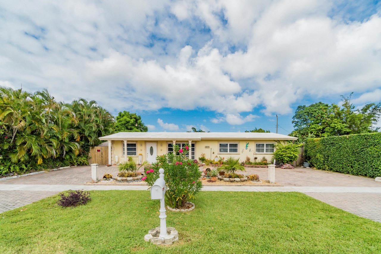 4225 Collin Dr, West Palm Beach, FL 33406 | Redfin