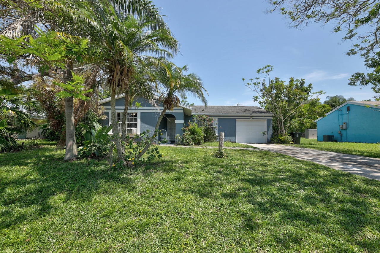 461 SE Evans Ave, Port Saint Lucie, FL 34984 | MLS# RX-10892206 | Redfin