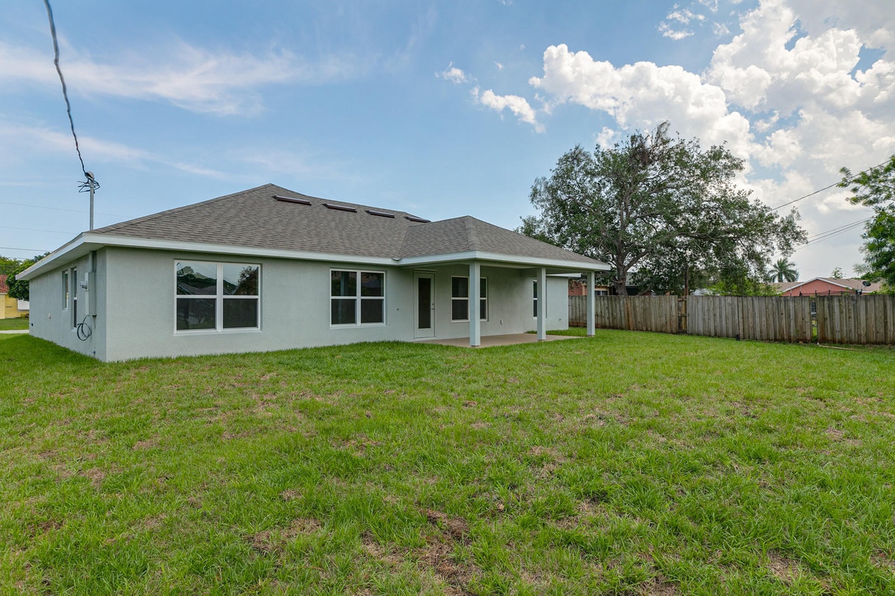 686 SW Sandbar Ter, Port Saint Lucie, FL 34953 | MLS# RX-10626354 | Redfin