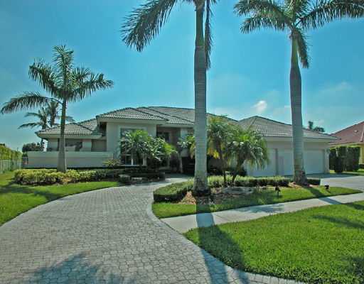 6590 Newport Lake Cir, Palm Beach, FL 33496 | MLS# RX-2655777 | Redfin