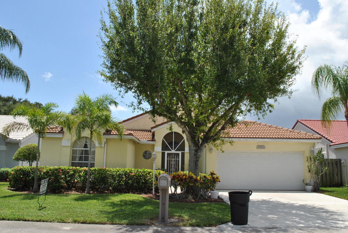 4984 Broadstone Cir