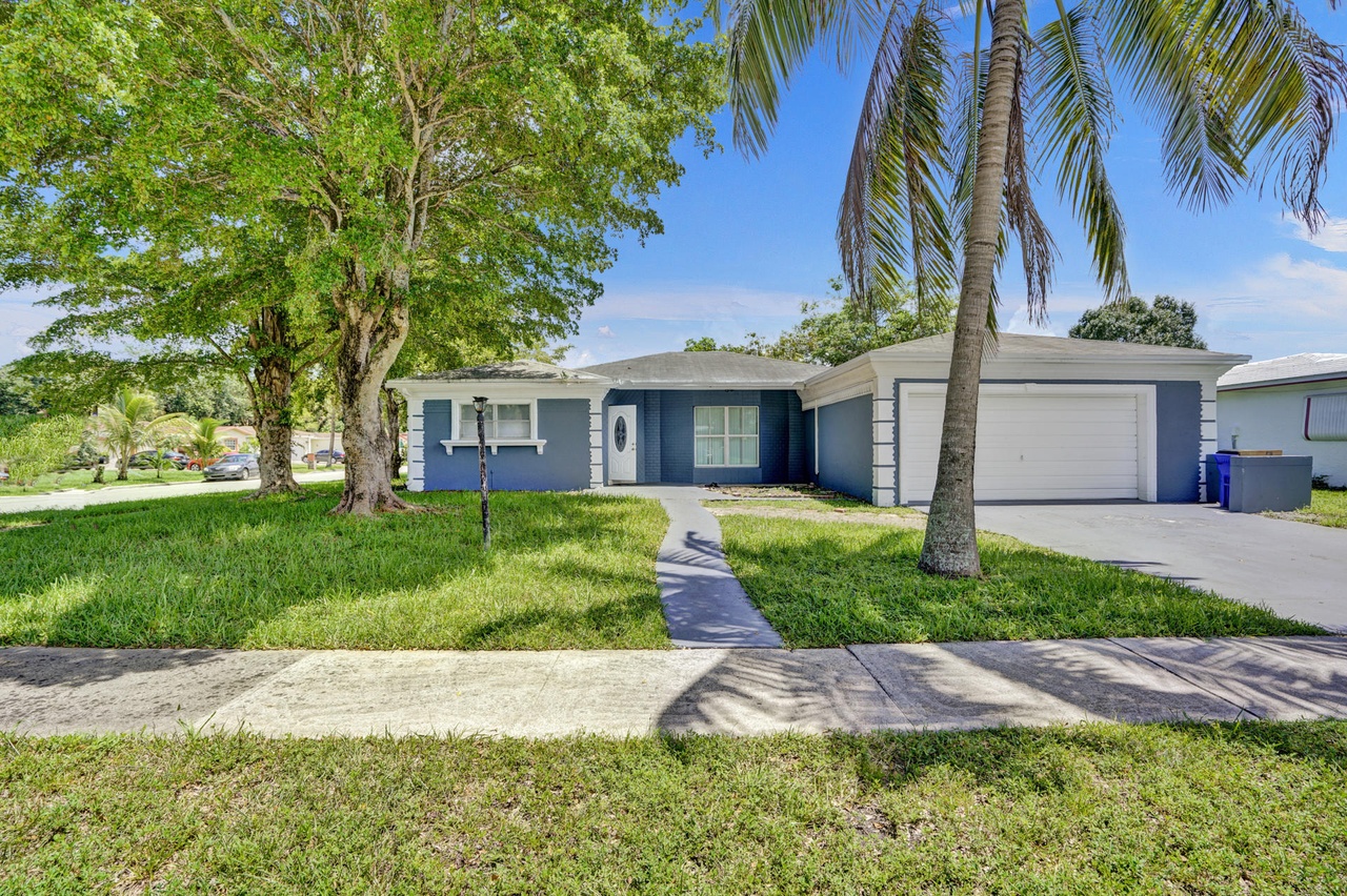 4957 SW 7th Ct, Margate, FL 33068 | MLS# RX-10632940 | Redfin