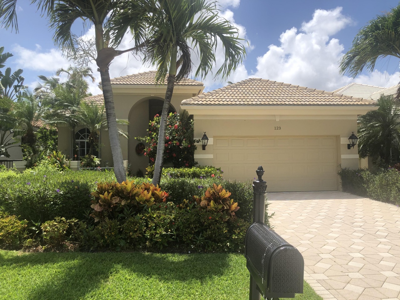 123 Emerald Key Ln, Palm Beach Gardens, FL 33418
