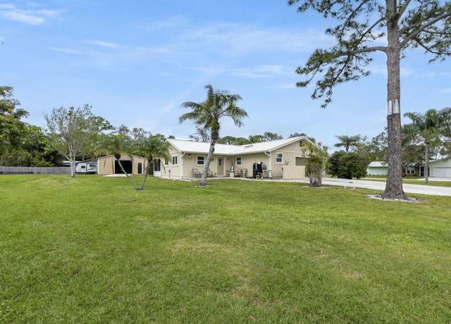 Property at 2103 SE Meadowbrook Rd, Stuart, FL 34997, 3 beds, 2 baths