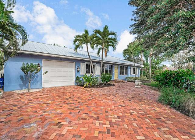 Property at 25 NE 10th St, Delray Beach, FL 33444, 4 beds, 3.5 baths