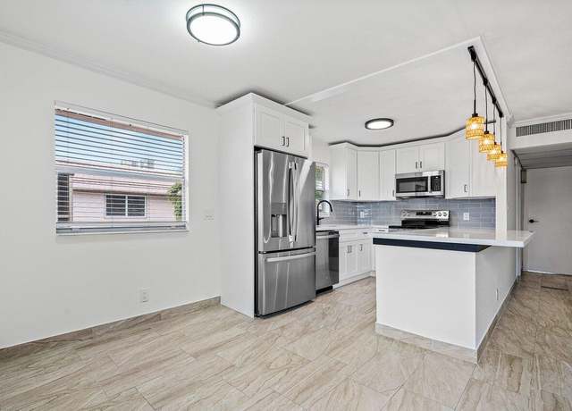 Property at 372 Saxony H Ln Unit 372h, Delray Beach, FL 33446, 2 beds, 2 baths