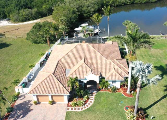 Property at 81 Queens Rd, Fort Pierce, FL 34949, 4 beds, 3.5 baths