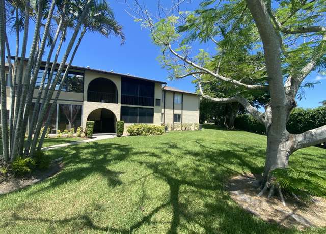 Property at 302 Pine Ridge Cir Unit D-1, Greenacres, FL 33463, 2 beds, 1.5 baths