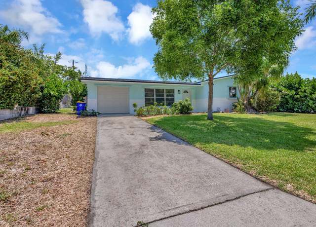 Property at 3837 NE Melba Dr, Jensen Beach, FL 34957, 3 beds, 2.5 baths