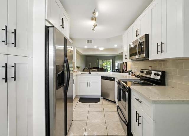 Property at 23380 Carolwood Ln #202, Boca Raton, FL 33428, 2 beds, 2 baths