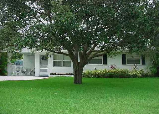 Property at 11813 SE Williams Ter, Jupiter, FL 33469, 4 beds, 2 baths