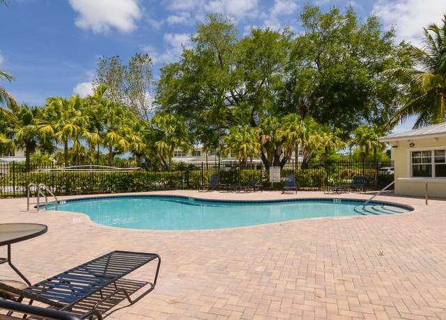 Property at 2626 Creekside Dr, Fort Pierce, FL 34981, 4 beds, 2.5 baths