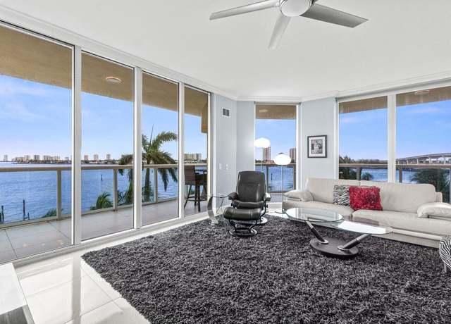 Property at 2650 Lake Shore Dr #406, Riviera Beach, FL 33404, 3 beds, 3.5 baths