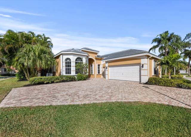 Property at 4237 Imperial Isle Dr, Lake Worth, FL 33449, 3 beds, 2.5 baths
