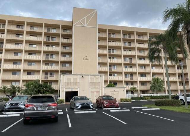 Property at 7076 Huntington Ln #805, Delray Beach, FL 33446, 2 beds, 2 baths