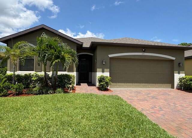 Property at 571 SE Old Country Rd, Palm Bay, FL 32909, 4 beds, 2 baths
