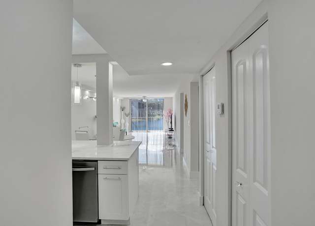 Property at 14307 Bedford Dr #206, Delray Beach, FL 33446, 2 beds, 2 baths