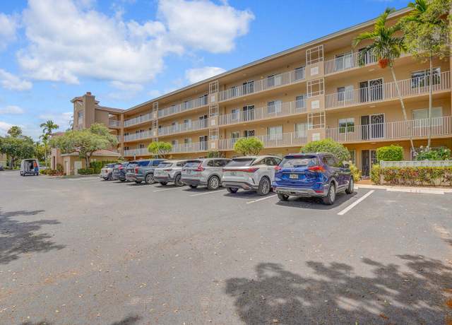 Property at 5874 Crystal Shores Dr #308, Boynton Beach, FL 33437, 3 beds, 2 baths