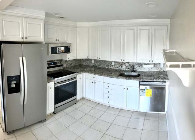 Property at 3026 Lincoln B #3026, Boca Raton, FL 33434, 2 beds, 2 baths