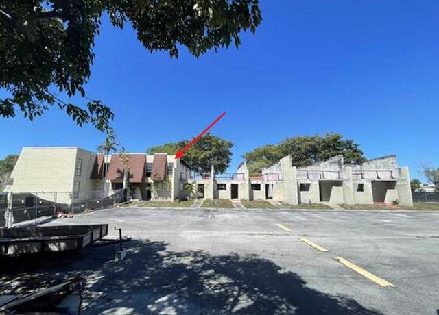 Property at 8921 Palm Tree Ln #8921, Pembroke Pines, FL 33024, 3 beds, 2.5 baths
